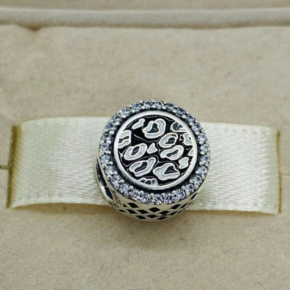 🔥🔥Pandora Black Leopard Print String Charm For Bracelet - Picture 2 of 4
